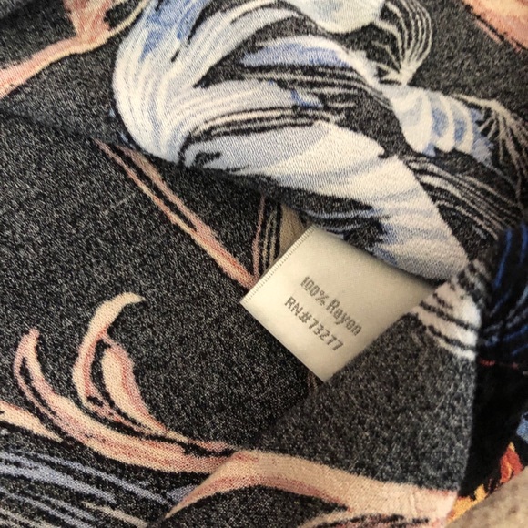 Lauren Conrad Blouse Top Short Sleeve Floral - Picture 7 of 7